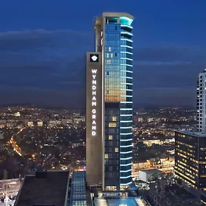 Wyndham Grand Levent & Conference Center 酒店